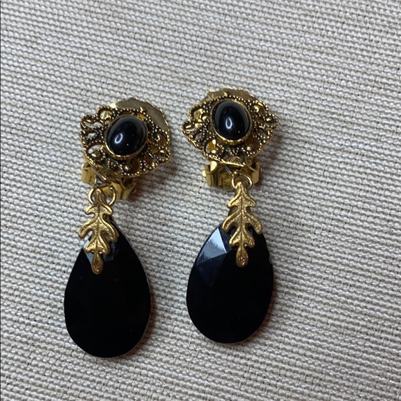 Unknown Jewelry - 🥀Vintage Black Glass Clip-On Earrings🥀
